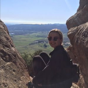 Meet your Posher, Danielle